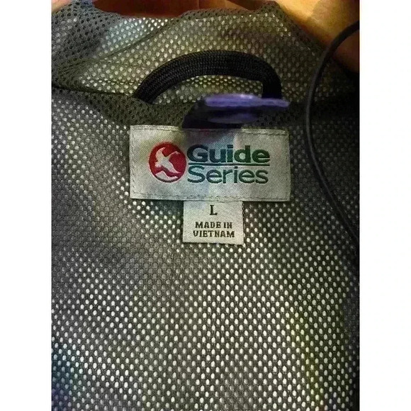 Size Large Gander Mountain Men's Rain Jacket - Picture 2 of 3